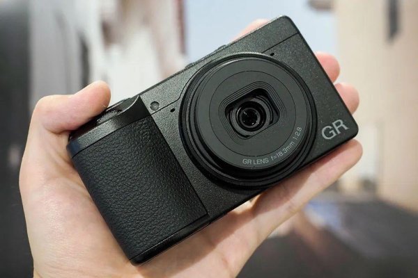 榮立通 RICOH GR IV 上手體驗(yàn)：高端便攜相機(jī)新紀(jì)元